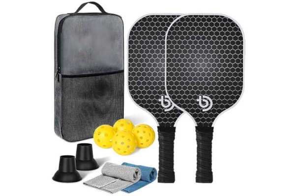 how to clean carbon fiber pickleball paddle