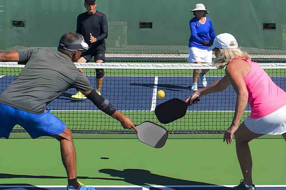 is carbon fiber pickleball paddle good